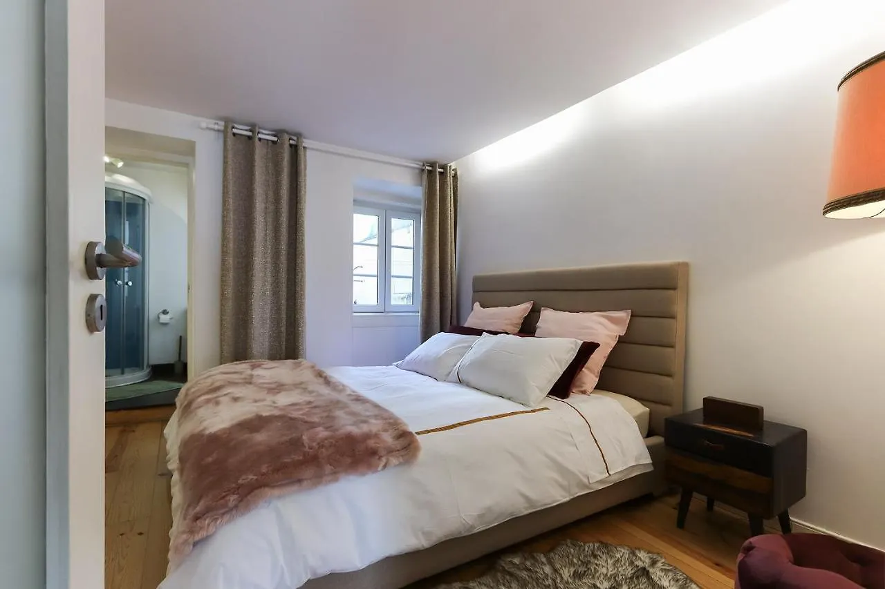 Apartment Charming And Stylish Downtown Apt In XIX Century Building Lissabon
