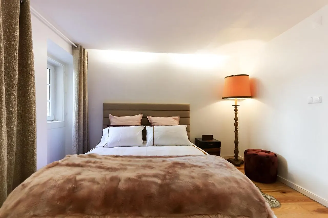 Charming And Stylish Downtown Apt In XIX Century Building Lissabon