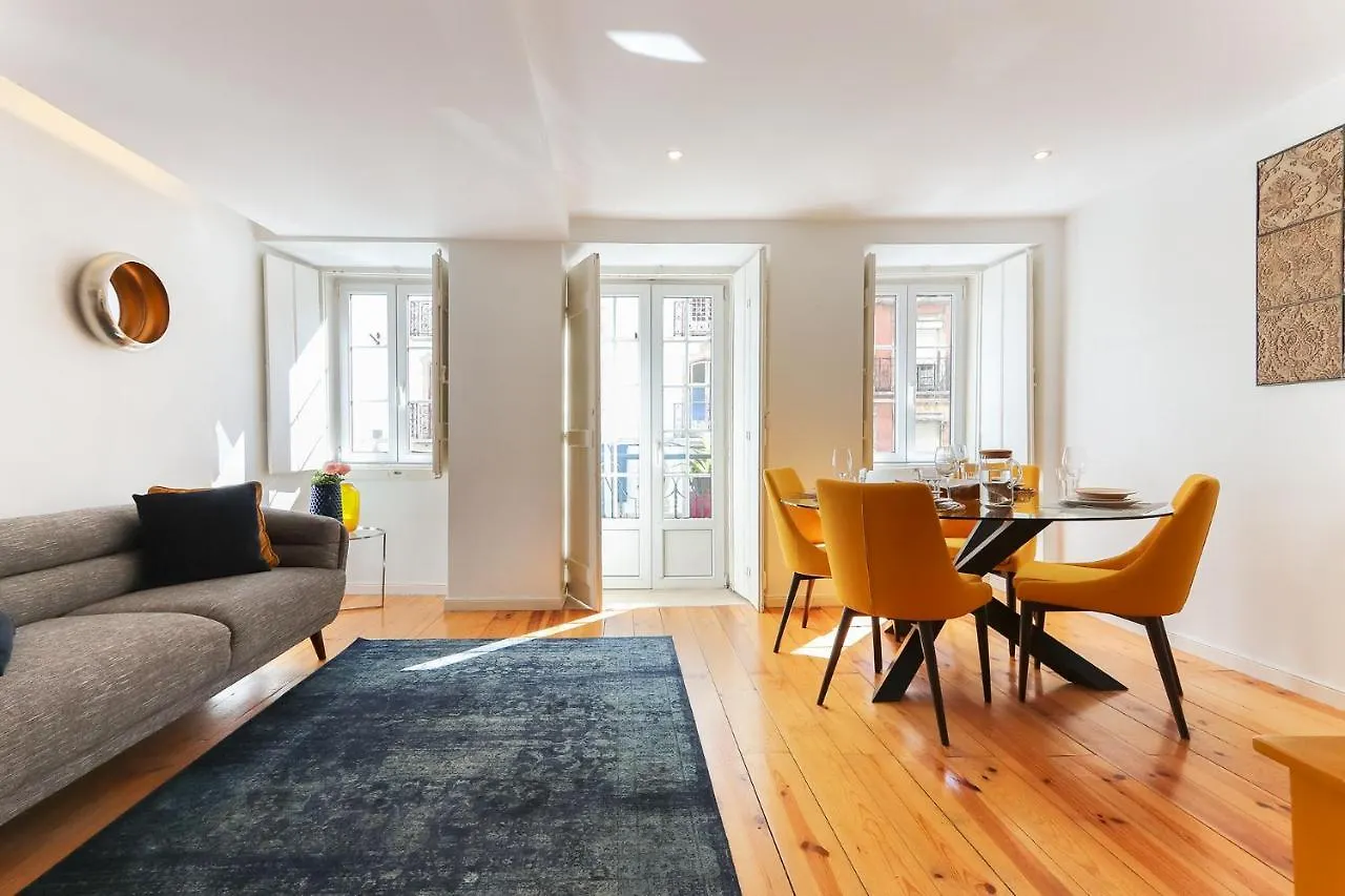 Charming And Stylish Downtown Apt In XIX Century Building Lisbon