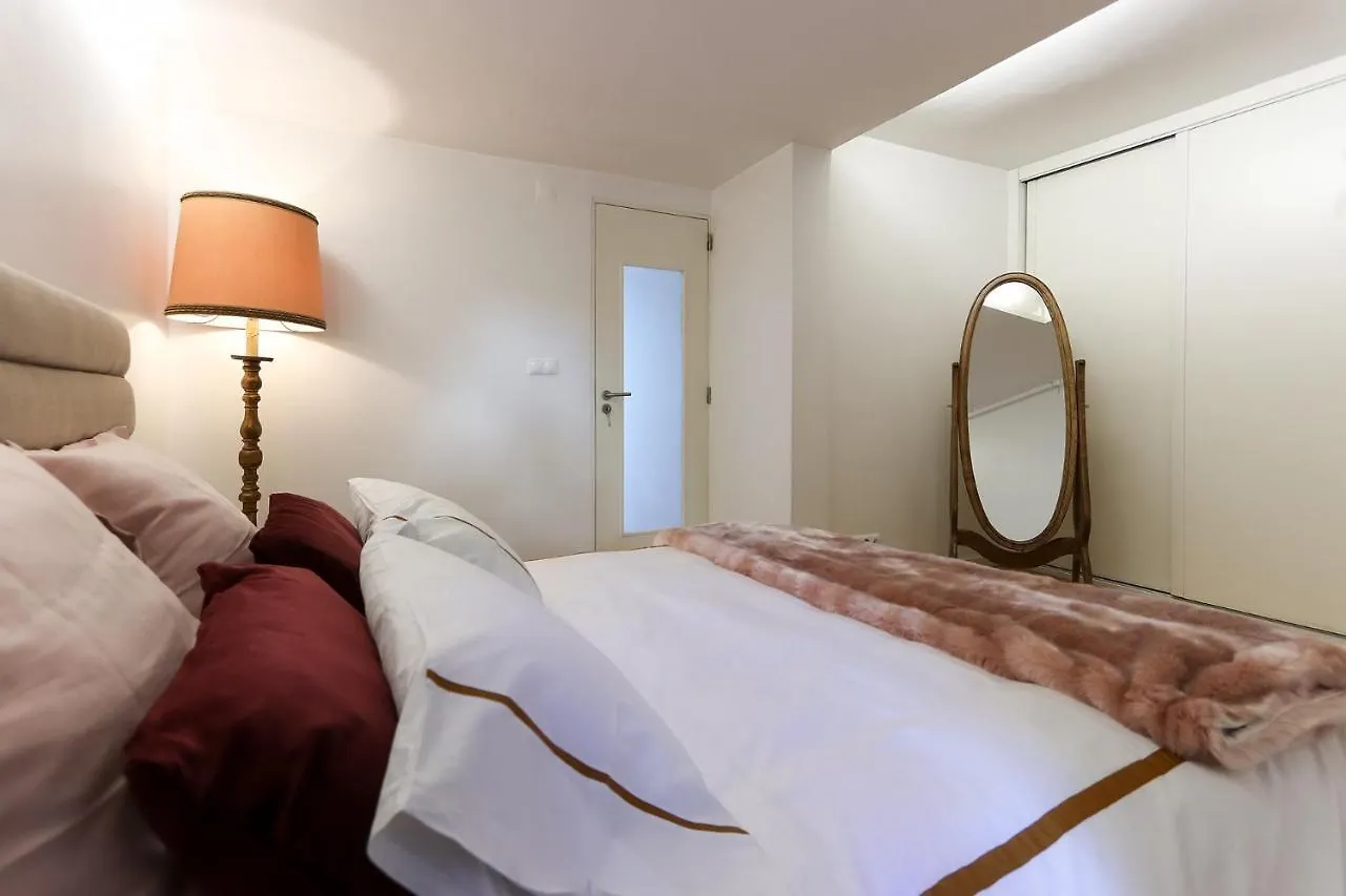 Charming And Stylish Downtown Apt In XIX Century Building Lisbon 0*,