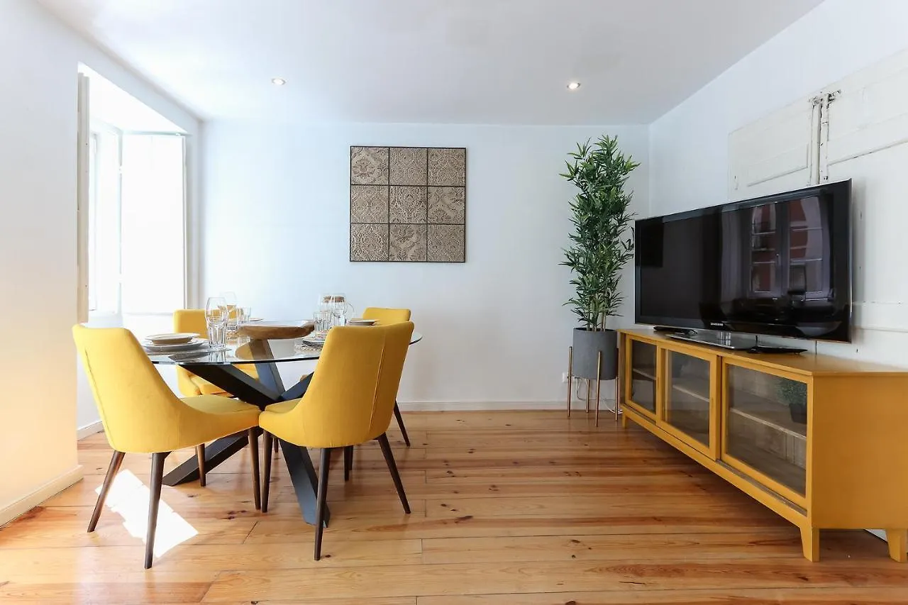 Charming And Stylish Downtown Apt In XIX Century Building Lisbon